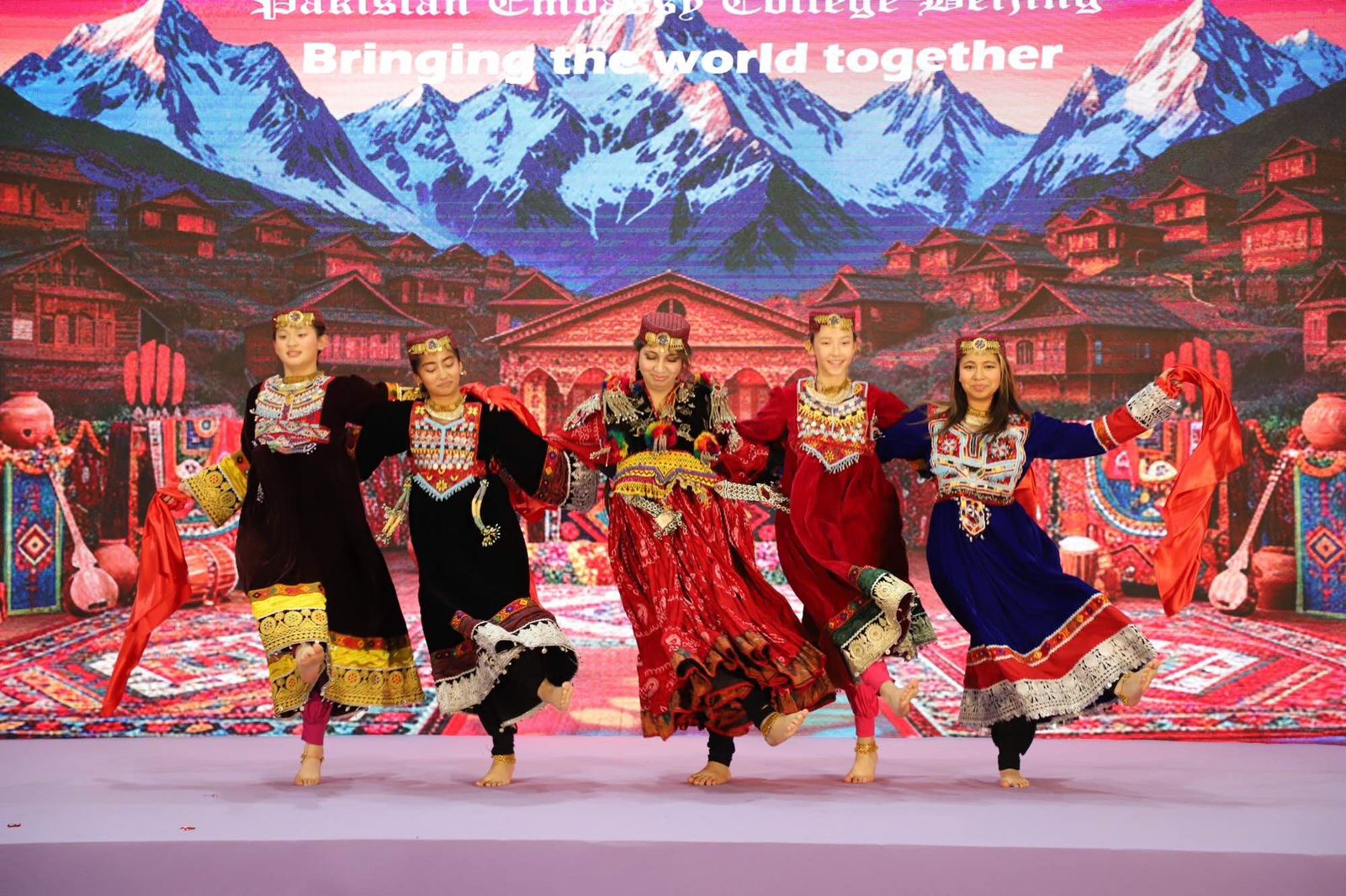 Cultures unite in celebration at Pakistan Embassy College Beijing’s festival
